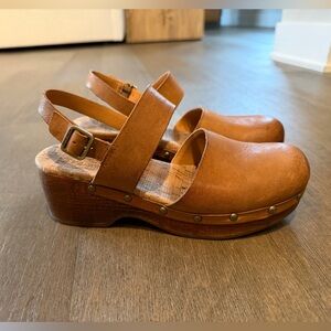 Kork-Ease Womens Sayda Leather Stud Clog - size 7